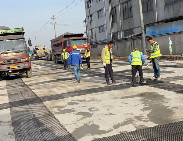 夏邑老材料的新故事：玻璃纤维土工格栅如何在‘白改黑’浪潮中重获新生？